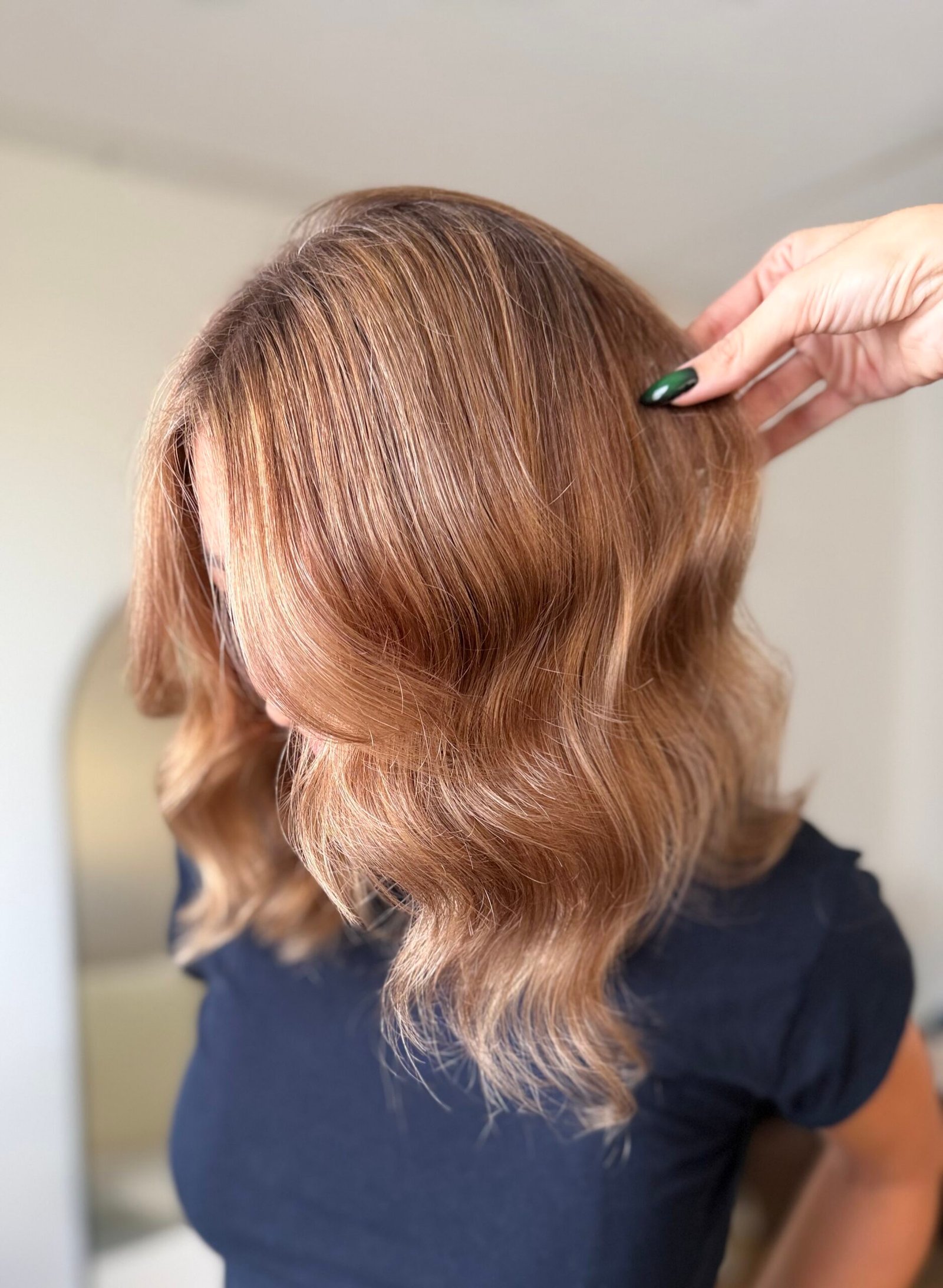 Balayage cuivré lumineux réalisé au salon Cocon by Léana à Chambéry